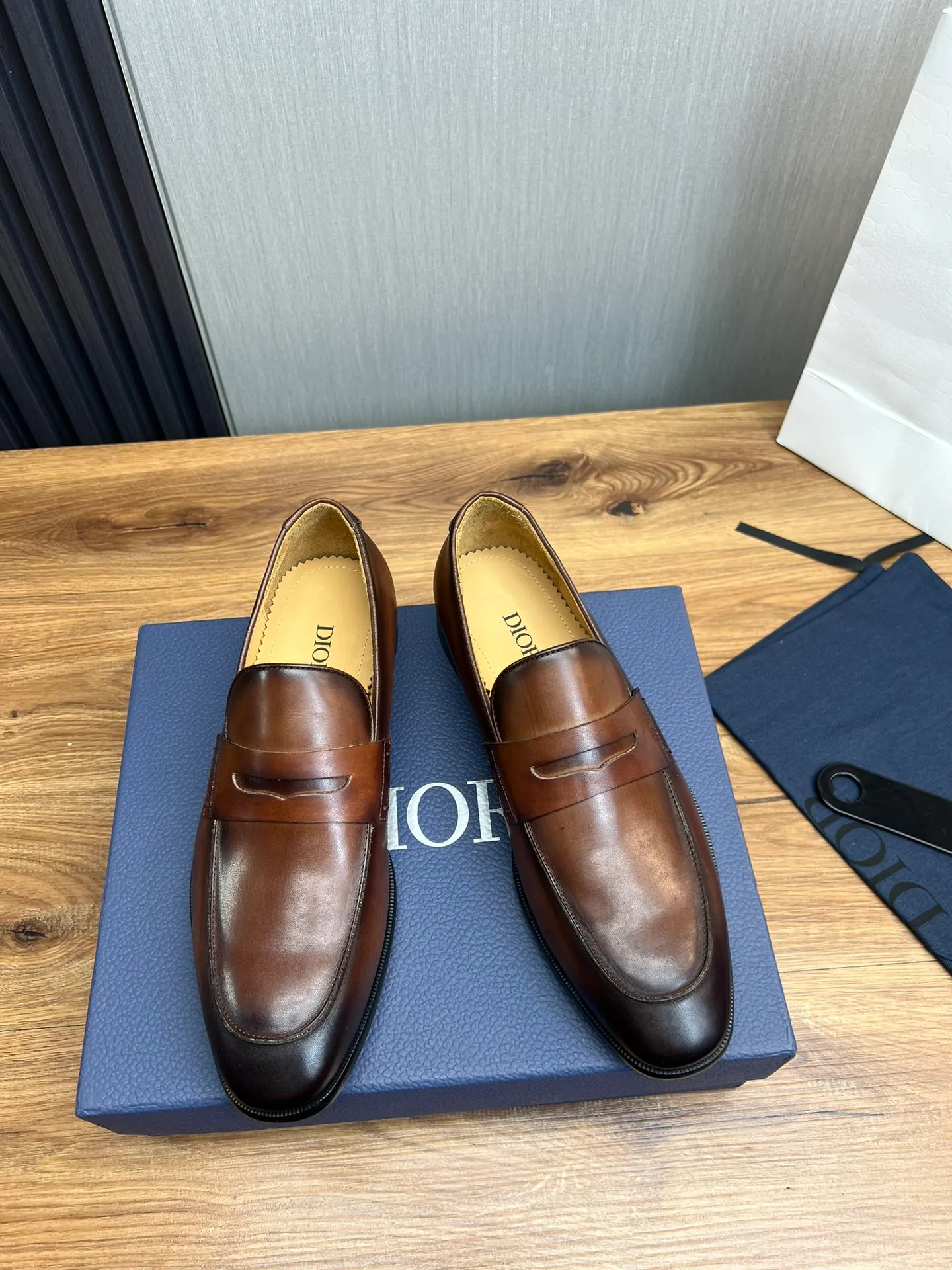 Men's men's shoes 💰540💰 Dior men's business casual leather shoes 👞all made of imported original brand leather, just to create a more comfortable wearing experience, upper: original cowhide ➕ imported cowhide lining, original non-slip and wear-resistant rubber outsole ✔️36-45 (45 non-returnable)